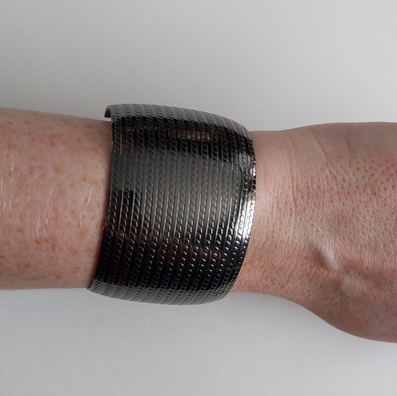 Cuff Bracelet - Picture 2 of 3